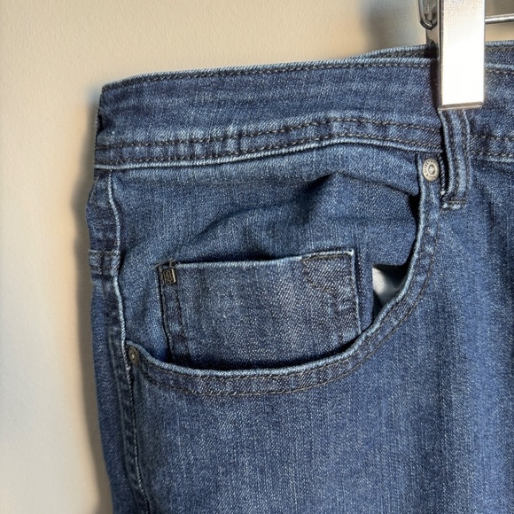 Buffalo Men's‎ Medium Wash Denim TRAVIS-X Slim Straight Blue Jeans Tag: 48x32 - Picture 4 of 15